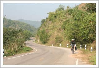 Henneke cycling in the Thai mountains